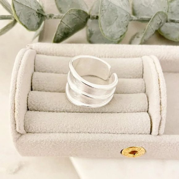 925 Sterling Silver Chunky Bold Statement Ring Large Thick Ring Wide Ring - Picture 6 of 10